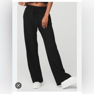 NWT!! Alolux high waist soho wide leg pant in XXS.
